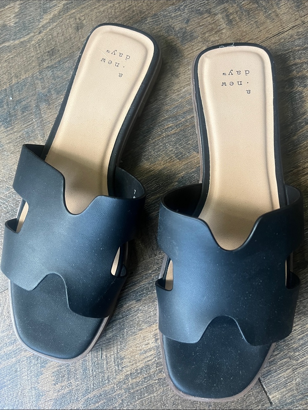 A new day - Women's Black Slide Mules